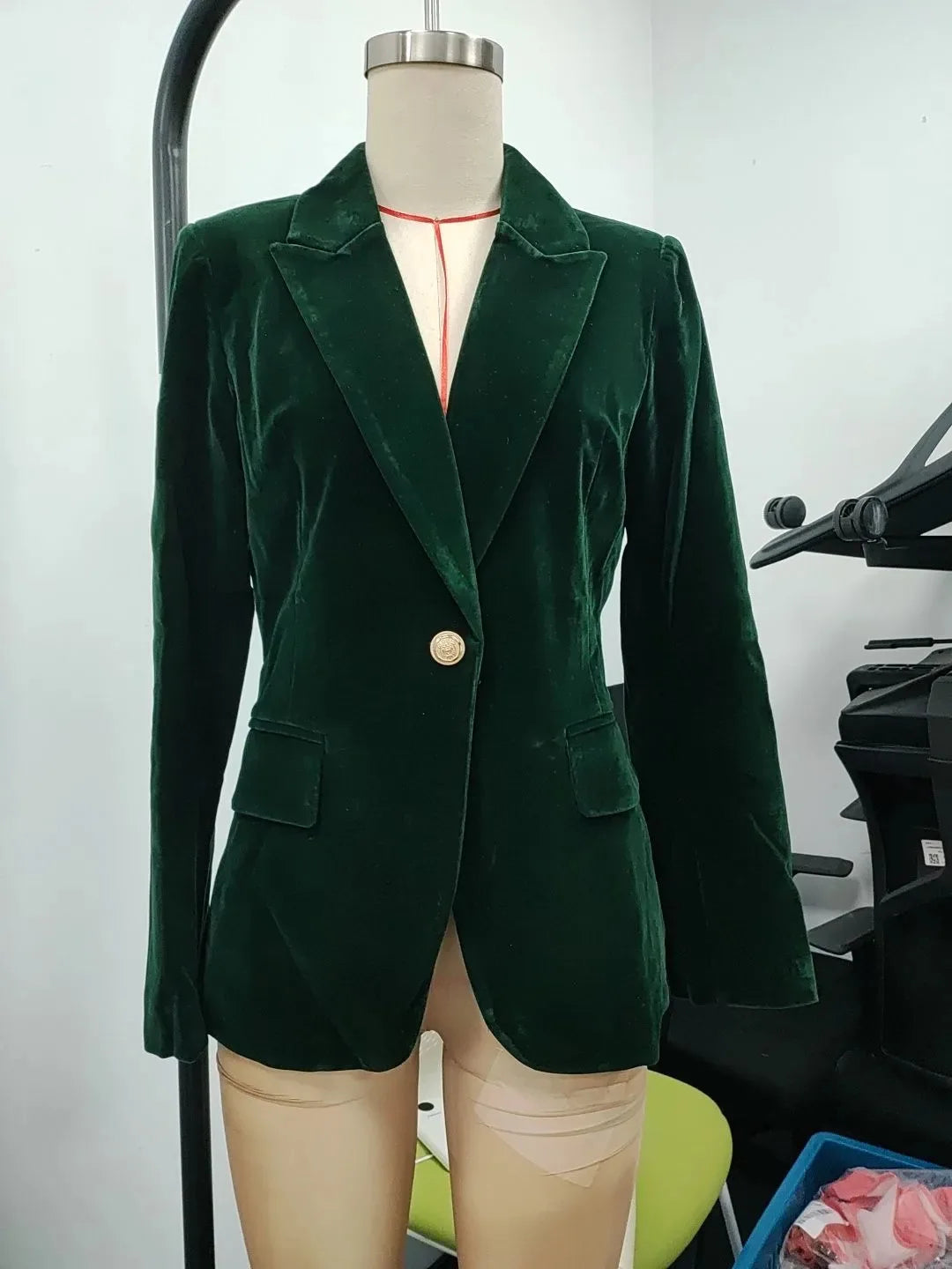 AMELIA | ELEGANT VELVET BLAZER