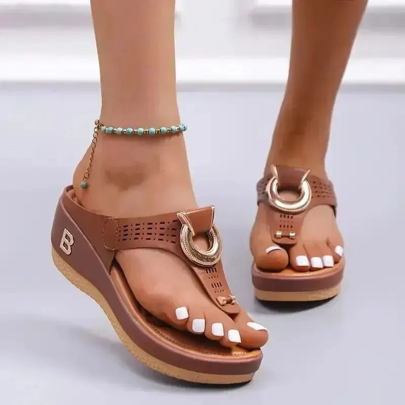 CAELYN | RING DETAIL TOE-POST SANDALS